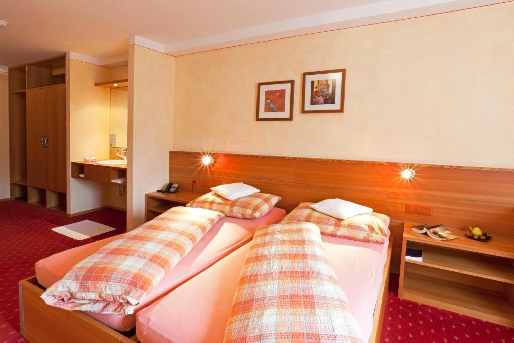 Albergo Croce Bianca Poschiavo Exterior photo