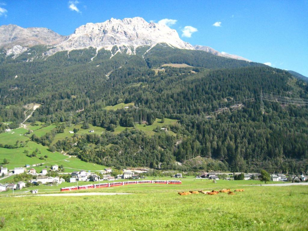 Albergo Croce Bianca Poschiavo Exterior photo